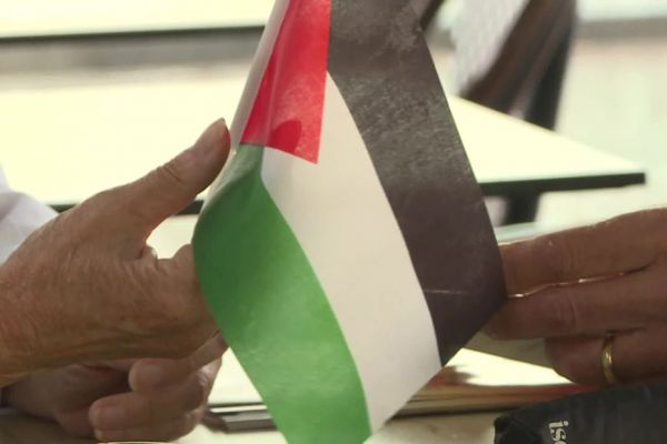 Le maire voulait interdire le drapeau palestinien : la suspension de l'arrêté confirmée par le Conseil d'État, "un délitement des institutions"