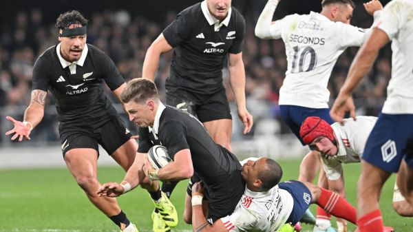 Rugby : un XV de France remanié frôle l'exploit en Nouvelle-Zélande