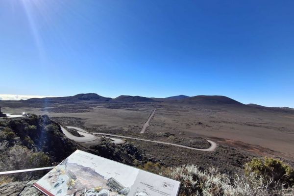 Faut-il faire payer l'accès au Piton de la Fournaise et aux sites naturels de La Réunion ?