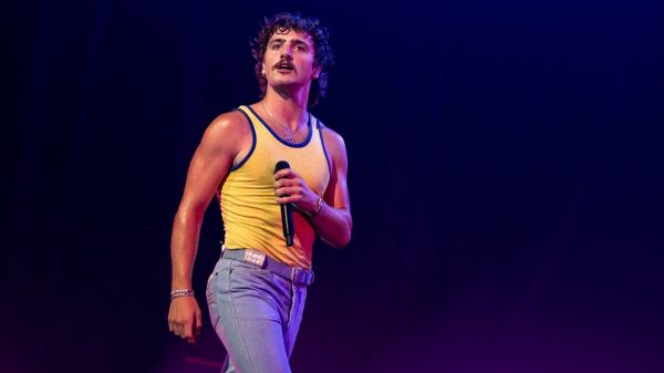 Festival d'été | Benson Boone : sur les traces de Bruno Mars ou d'Iggy Azalea?