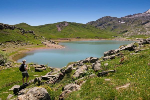 Pyrénées-Atlantiques : 3 idées de randonnée vers des lacs de montagne (dont un en Espagne)
