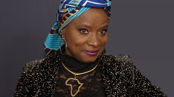 La franco-béninoise Angélique Kidjo en "joie" d'être la première chanteuse africaine honorée sur le "Walk of Fame" d'Hollywood