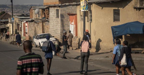 "Bébés invisibles” : les vies bloquées des Sud-Africains sans certificat de naissance