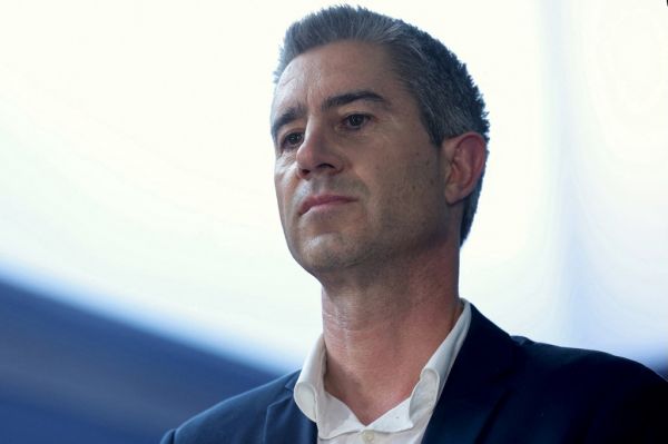 Pour avoir évoqué la France "qui pue un peu sous les bras", à gauche, c'est haro sur François Ruffin