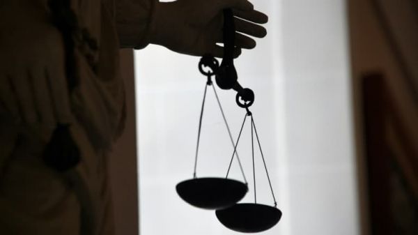 Haute-Savoie: un gynécologue condamné à 10 ans de prison pour viols sur neuf patientes