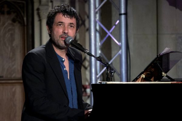 Albin de la Simone, musicien : " 'San Antonio', c'est de la grande littérature pleine de dérision et de fantaisie"