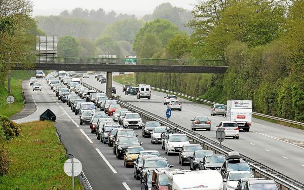 Départs en vacances : le pic de bouchons est passé, les principales difficultés concentrées dans le sud de la France