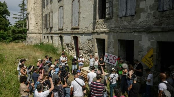 "Turboteuf": les soutiens de la mobilisation anti-A69 revendiquent un "rassemblement convivial et festif"