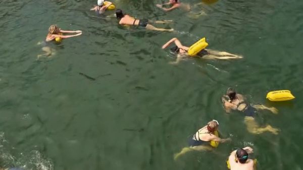 Paris : la Seine désormais ouverte au public, les Parisiens se jettent à l’eau