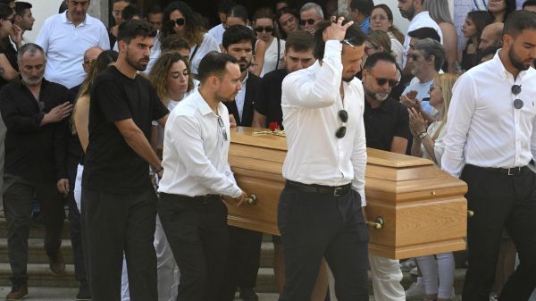 Aux obsèques de Diogo Jota, les images émouvantes des stars de Liverpool et du Portugal