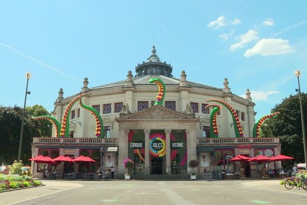 Montgolfière, monstre des abysses... Les Tentaculaires, inspirés de Jules Verne, séduisent les curieux à Amiens