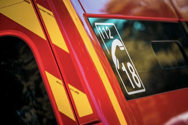 Un cortège de mariage lance des pétards et cause plusieurs départs de feu en plein centre-ville