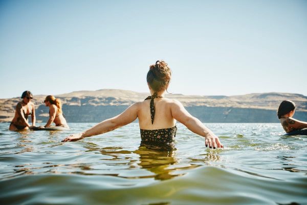 Que peut-on attraper dans l'eau lorsqu'on se baigne ?