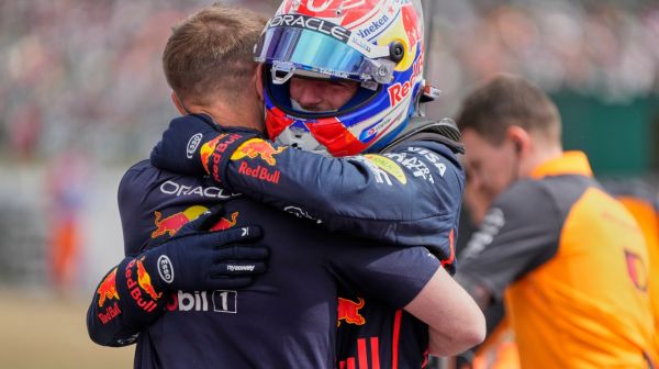 Verstappen partira 1er devant les McLaren