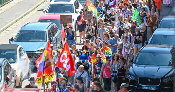 Vosges. Épinal : 300 personnes ont participé à la première marche des fiertés dans la cité des images