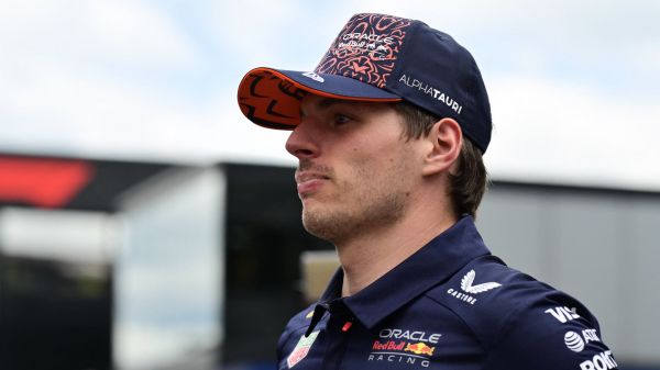 Formule 1: Max Verstappen signe la pole position à Silverstone devant les McLaren