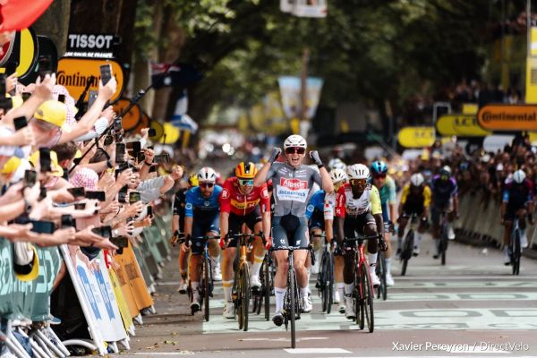 Tour de France - Et. 1 : Jasper Philipsen 1er