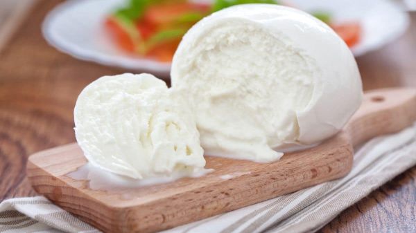 Cette mozzarella à ne plus jamais acheter en supermarché selon ce nutritionniste