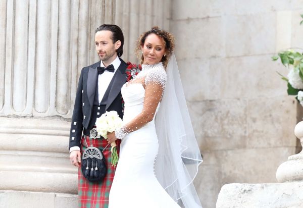 Mel B des Spice Girls se marie à 50 ans et opte pour non pas une mais deux robes