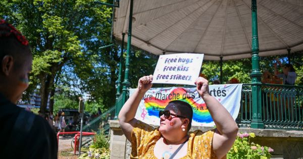 Photos. Plusieurs centaines de personnes ont défilé pour la première marche des fiertés à Épinal
