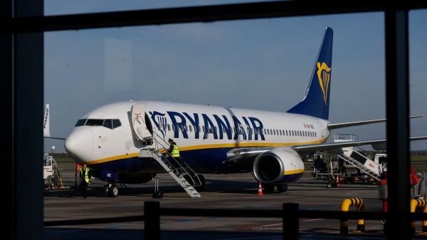 Espagne: plusieurs blessés lors du débarquement d'un vol Ryanair après une fausse alerte incendie