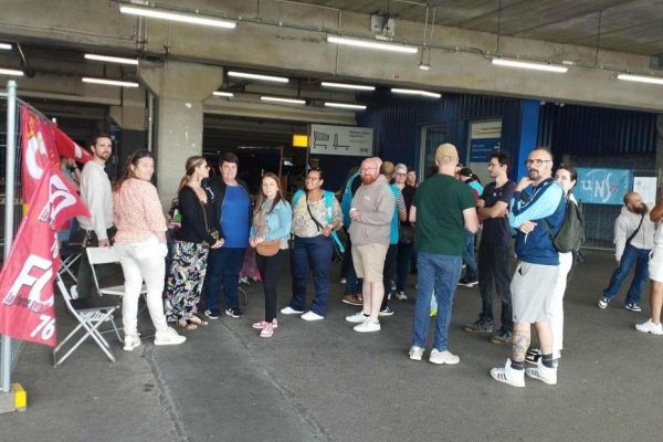"On craint pour la suite" : les salariés Ikea de Tourville-la-Rivière en grève face à l'annonce d'une augmentation collective à 0%