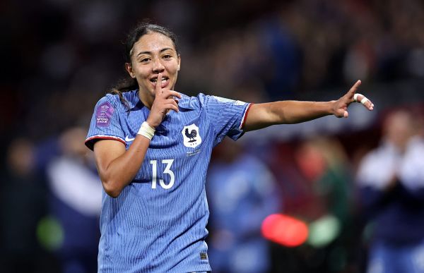 France - Angleterre : Sombath, Bacha et Katoto (OL Lyonnes) titulaires