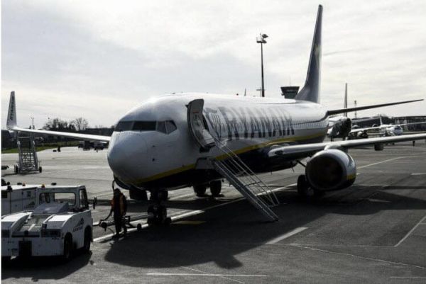 Fausse alerte incendie sur un vol Ryanair : plusieurs passagers blessés lors de l'évacuation