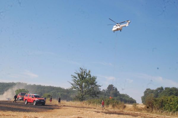 Saint-Angeau : un important feu de moisson au ras du village de Fougère ravage une vingtaine d'hectares
