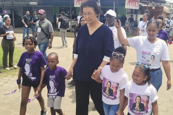 Jennifer Geerlings-Simons est la première femme élue présidente du Suriname
