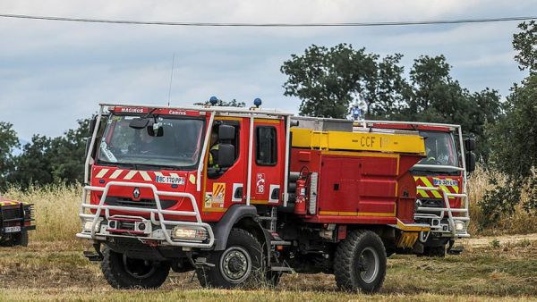 Le feu de garage impacte quatre maisons voisines, ravage quatre voitures et un poulailler à Camélas