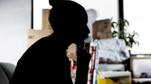 Crise du logement: des jeunes forcés de frapper aux portes des refuges