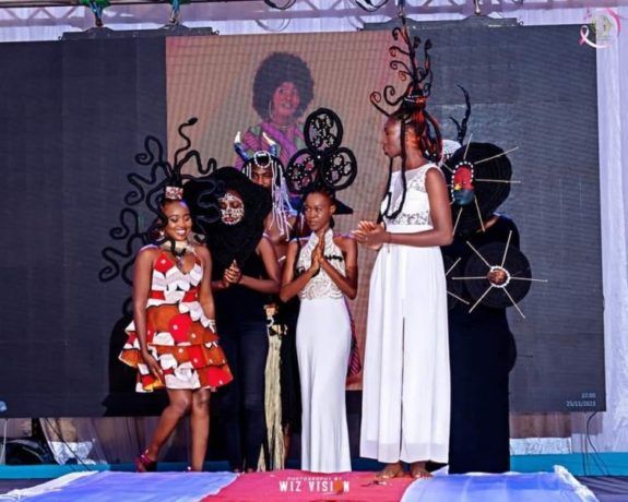 De l'ordinaire à l'extraordinaire, Clémence Zongo transforme la coiffure en art
