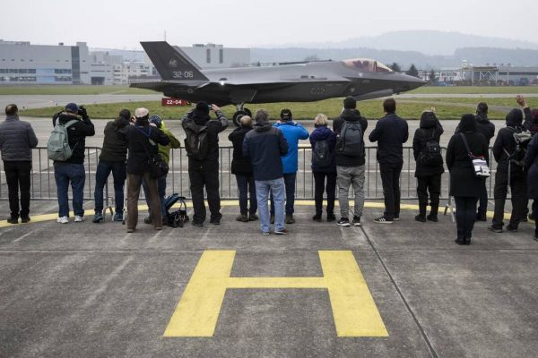Pour mieux protéger les F-35, Martin Pfister veut renforcer les mesures anti-espions sur les bases aériennes
