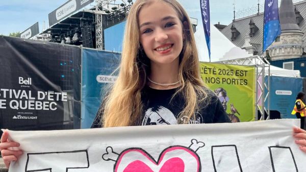 «Je capotais ma vie»: sur scène avec Avril Lavigne au Festival d'été, cette ado a réalisé son plus grand rêve
