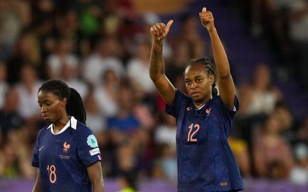 Euro : Katoto (OL Lyonnes) décisive avec la France, qui s'offre l'Angleterre