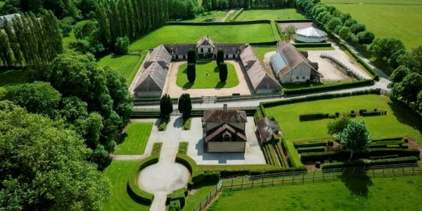 L'empire normand des haras : dans les petits secrets du cercle équestre des hyper-riches