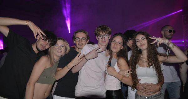 En images. Le bal des pompiers fête ses 10 ans dans une ambiance électrique