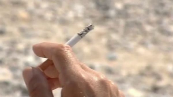 Interdiction de fumer sur les plages: mission impossible pour les élus du littoral?