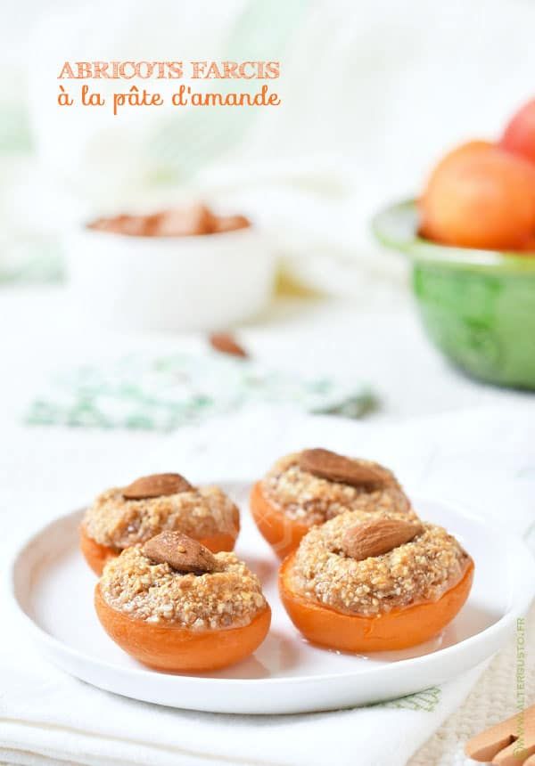 Abricots rôtis à la pâte d'amande & fleur d'oranger