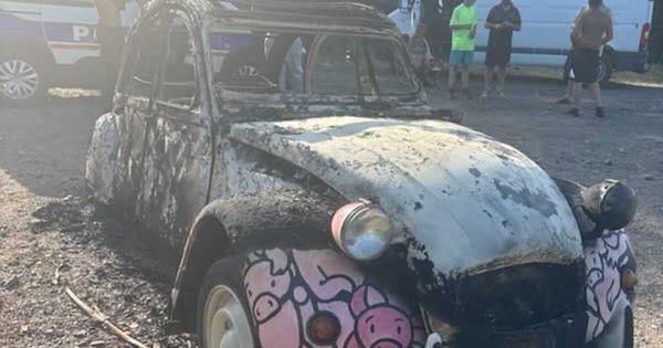 Sélestat. La 2CV "cochon", volée à Scherwiller, a été retrouvée incendiée le long du Giessen