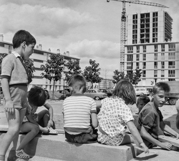Modernité des années 50, difficile cohabitation communautaire : Sarcelles, soixante-dix ans de grands ensembles