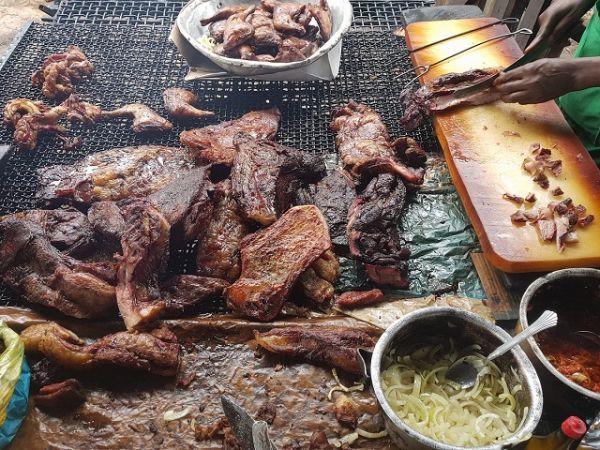 Interdiction de la street food à Libreville : quand l’hygiène chasse la survie