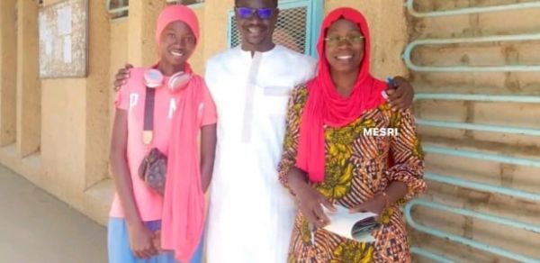 Diourbel: A l'âge de 49 ans, une femme obtient son bac avec sa fille