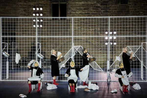 Au Festival d'Avignon, la féconde déroute du carnaval de Marlene Monteiro Freitas