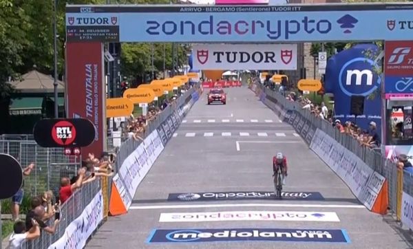 Giro Femmes 2025, étape 1 : Marlen Reusser remporte le chrono inaugural