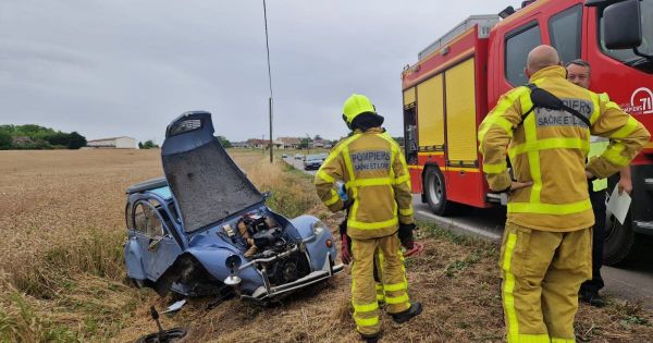 Saint-Didier-en-Bresse. Une 2CV termine sa course dans un champ de blé