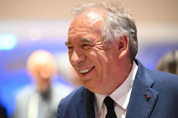 Violences faites aux femmes : Bayrou interpellé sur les financements, les associations féministes montent au créneau