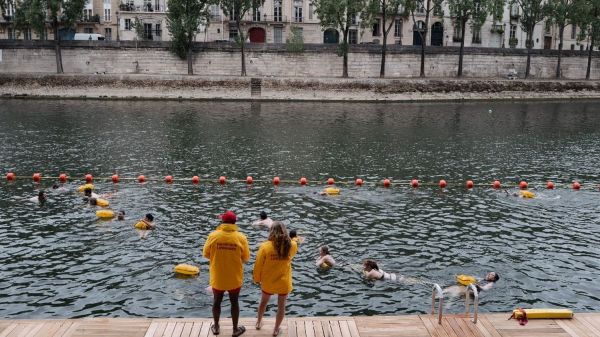 Fermeture de la baignade dans la Seine : "Ce n'est pas un coup dur, on est dans un milieu naturel", estime l'adjoint à la mairie en charge des sports