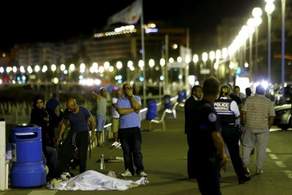 TEMOIGNAGE. "Je pensais pouvoir guérir toute seule" : l'errance psychologique d'une rescapée de l'attentat de Nice, racontée dans un podcast inédit